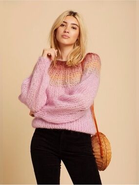 Cozy Ombre Maiami Sweater size S, runs oversized IMO